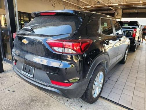 Mosaic Black Metallic 2021 Chevrolet Trailblazer LS