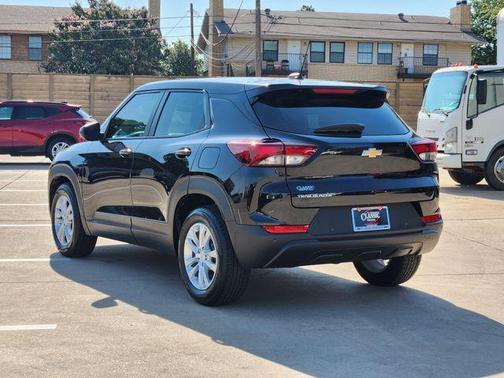 Mosaic Black Metallic 2021 Chevrolet Trailblazer LS