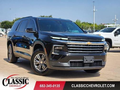 Mosaic Black Metallic 2025 Chevrolet Traverse LT