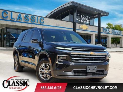 Mosaic Black Metallic 2025 Chevrolet Traverse LT