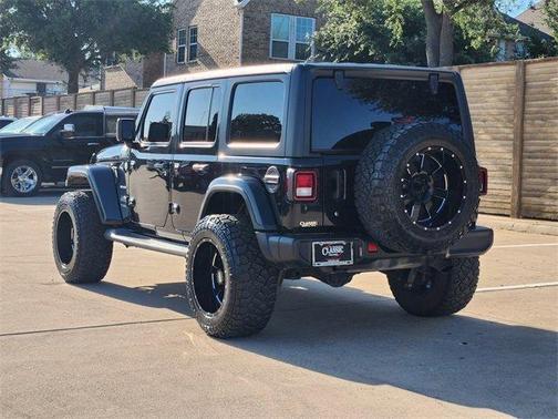 Black Clearcoat 2020 Jeep Wrangler Unlimited Sahara