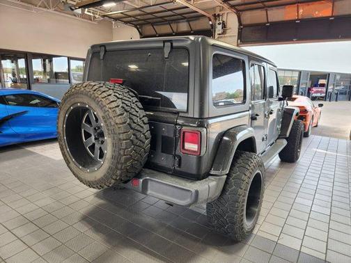 Black Clearcoat 2020 Jeep Wrangler Unlimited Sahara