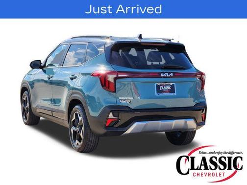 Blue / Black 2025 Kia Seltos S
