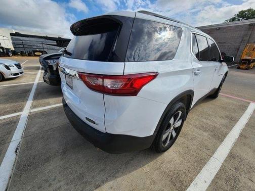 Summit White 2020 Chevrolet Traverse LT Leather