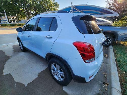 Summit White 2018 Chevrolet Trax LT