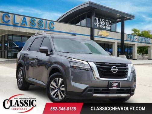 Gun Metallic 2024 Nissan Pathfinder SL