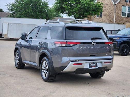 Gun Metallic 2024 Nissan Pathfinder SL