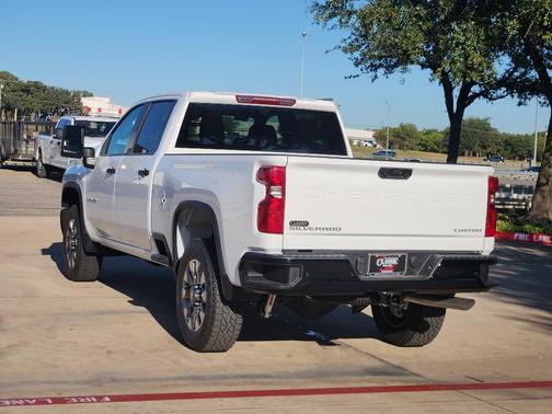 2026 Chevrolet Silverado 2500 Custom