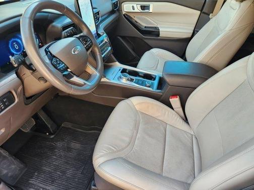 2023 Ford Explorer Platinum