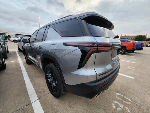 Sterling Gray Metallic 2024 Chevrolet Traverse LT