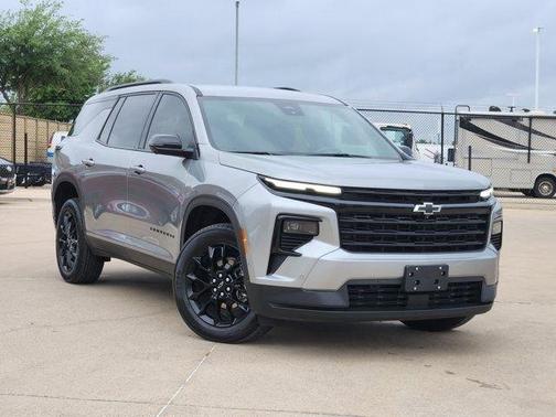 Sterling Gray Metallic 2024 Chevrolet Traverse LT