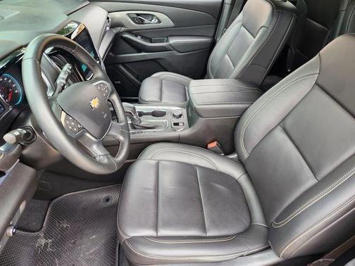 Northsky Blue Metallic 2023 Chevrolet Traverse LT Leather
