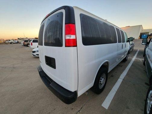 2025 Chevrolet Express 3500 LS