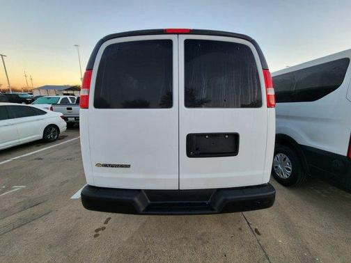 2025 Chevrolet Express 3500 LS