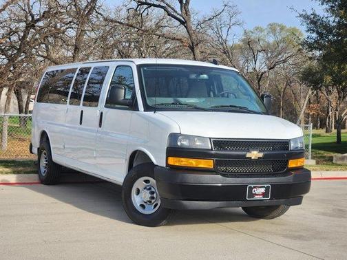 2025 Chevrolet Express 3500 LS