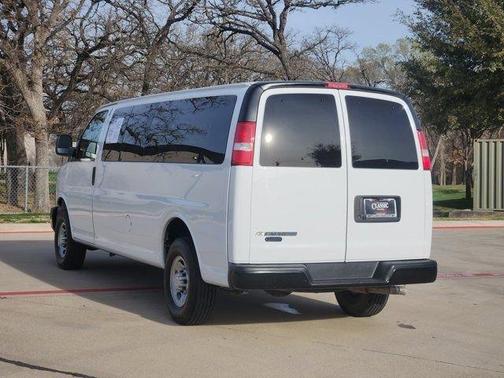 2025 Chevrolet Express 3500 LS