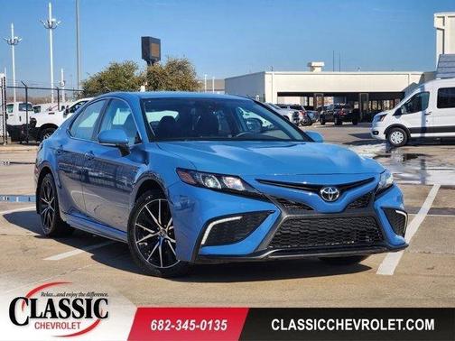 2024 Toyota Camry SE