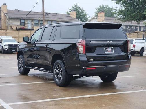 Black 2022 Chevrolet Suburban Z71