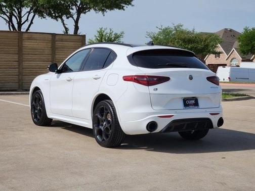 2023 Alfa Romeo Stelvio Veloce