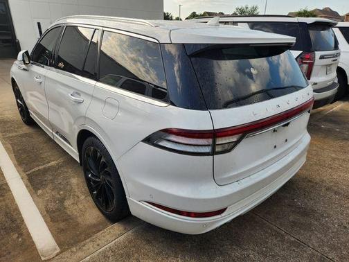 White 2021 Lincoln Aviator Reserve RWD