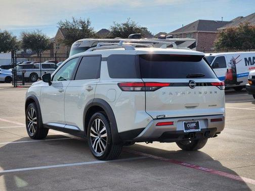 2024 Nissan Pathfinder Platinum