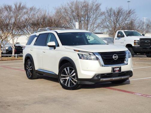 2024 Nissan Pathfinder Platinum