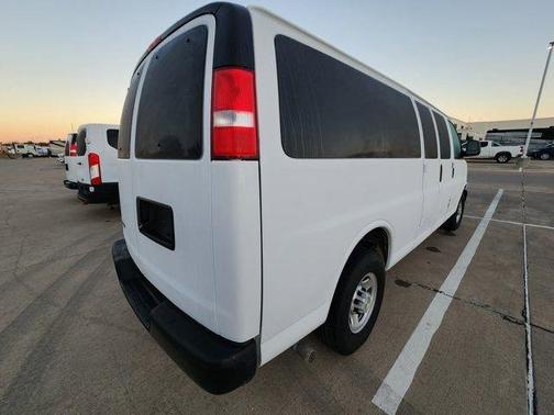 2024 Chevrolet Express 3500 LS