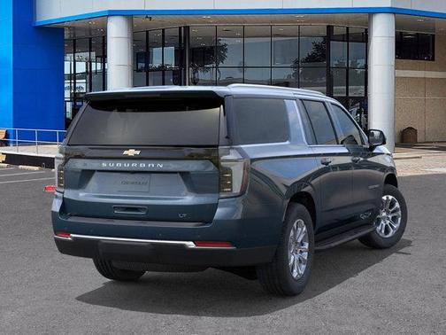 2025 Chevrolet Suburban LT