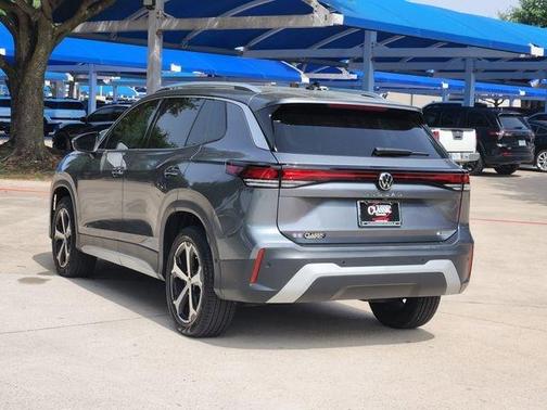 Platinum Gray Metallic 2025 Volkswagen Tiguan 2.0T SE
