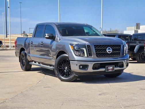 2018 Nissan Titan SV