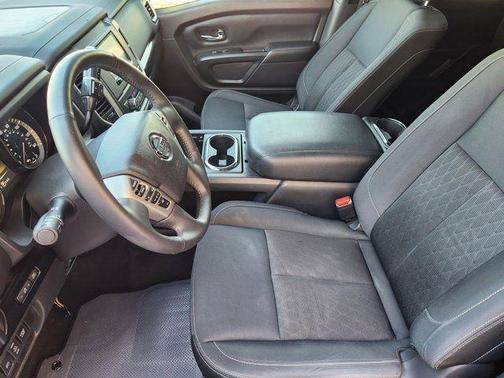 2018 Nissan Titan SV