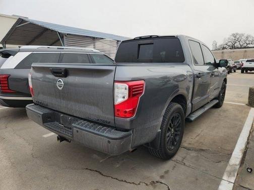 2018 Nissan Titan SV