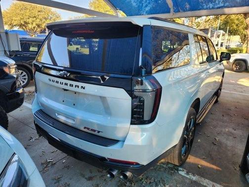 2025 Chevrolet Suburban RST