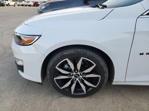 Summit White 2022 Chevrolet Malibu RS