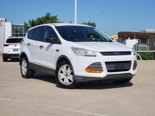 Oxford White 2016 Ford Escape S
