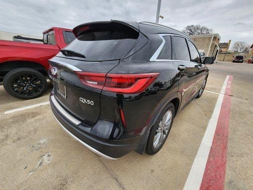 2023 INFINITI QX50 Luxe