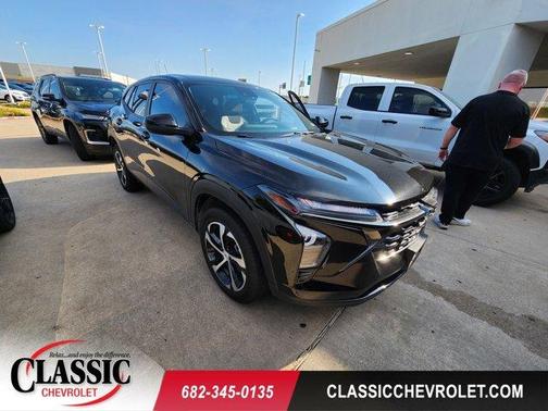 Mosaic Black Metallic 2024 Chevrolet Trax 1RS
