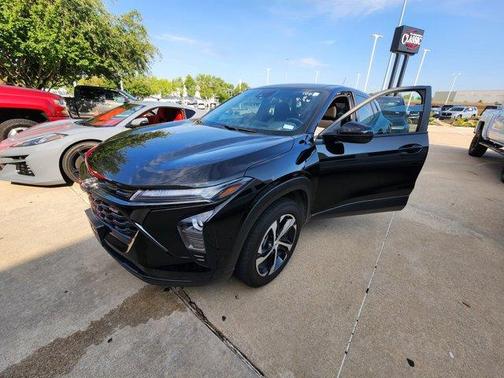 Mosaic Black Metallic 2024 Chevrolet Trax 1RS