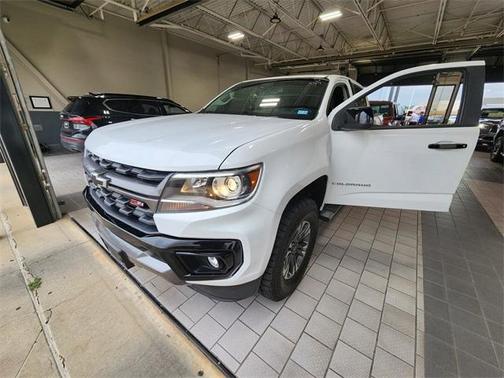Summit White 2022 Chevrolet Colorado Z71
