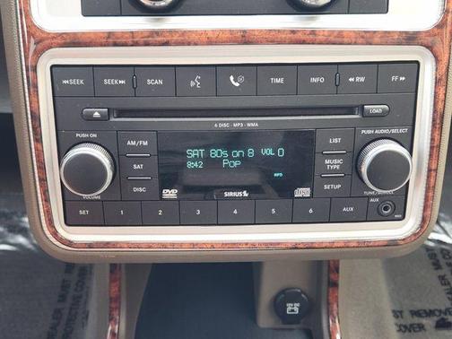 Inferno Red Crystal Pearlcoat 2010 Dodge Journey SXT