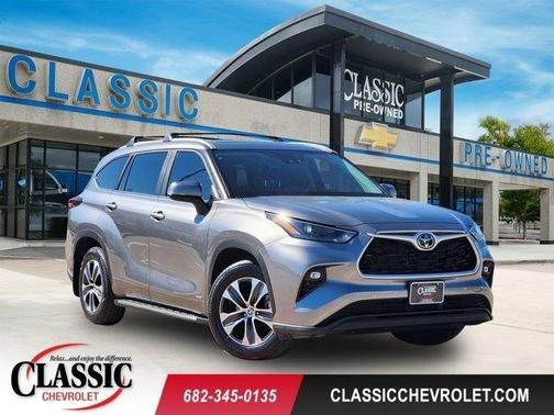 2025 Toyota Highlander Hybrid XLE
