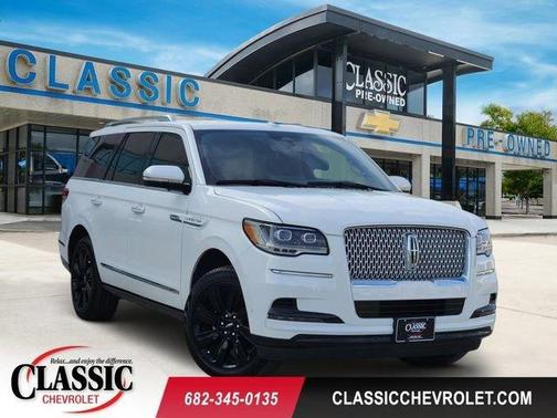 White Metallic 2024 Lincoln Navigator Reserve