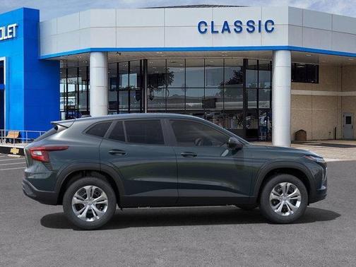 2025 Chevrolet Trax LS