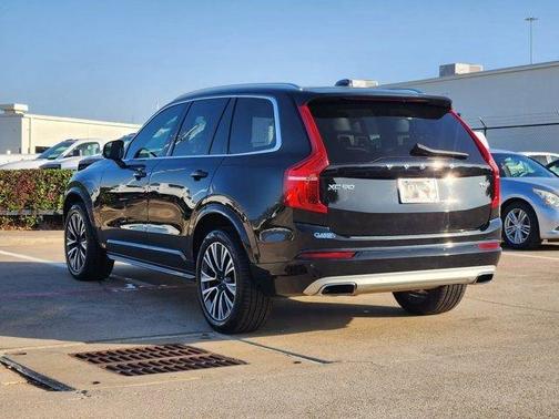 2020 Volvo XC90 T6 Momentum 7 Passenger
