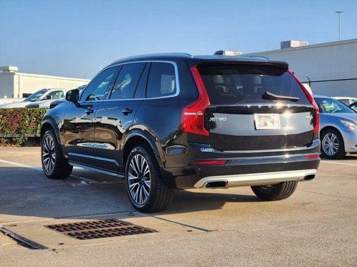 2020 Volvo XC90 T6 Momentum 7 Passenger