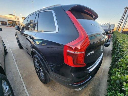2020 Volvo XC90 T6 Momentum 7 Passenger