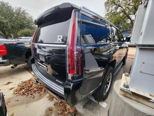 2018 Cadillac Escalade Luxury