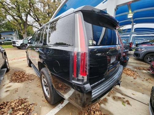 2018 Cadillac Escalade Luxury