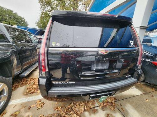 2018 Cadillac Escalade Luxury