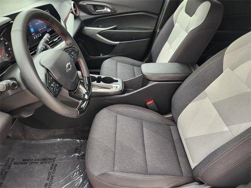 Summit White 2024 Chevrolet Trax 1RS
